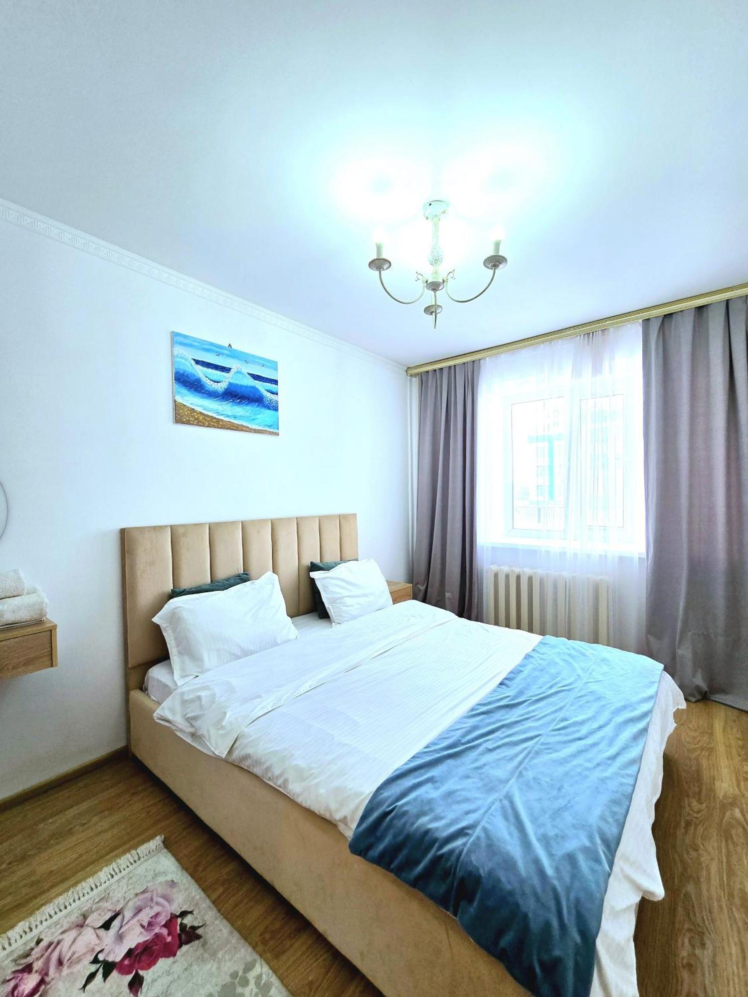 Двухкомнатная "Аэропорт Астана" Appartement Buitenkant foto